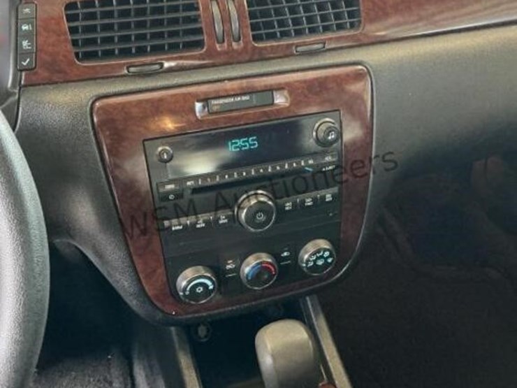 2011-chevrolet-impala-sdn-image-17