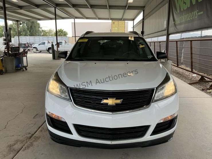 2016-chevrolet-traverse-suv-image-3