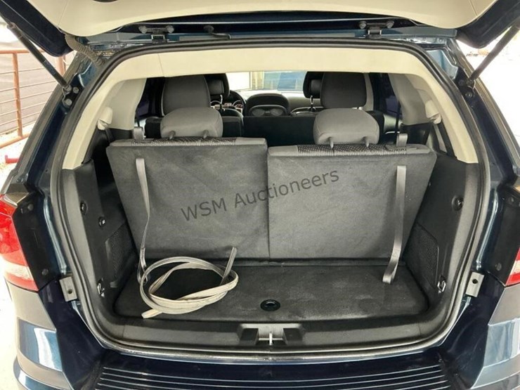 2015-dodge-journey-suv-image-9