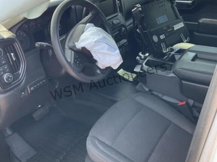 2025-chevrolet-silverado-1500-p/u-image-21
